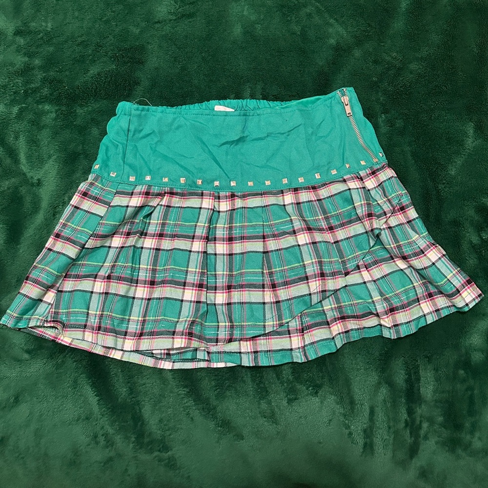 Justice girl’s skirt, color green, size 18